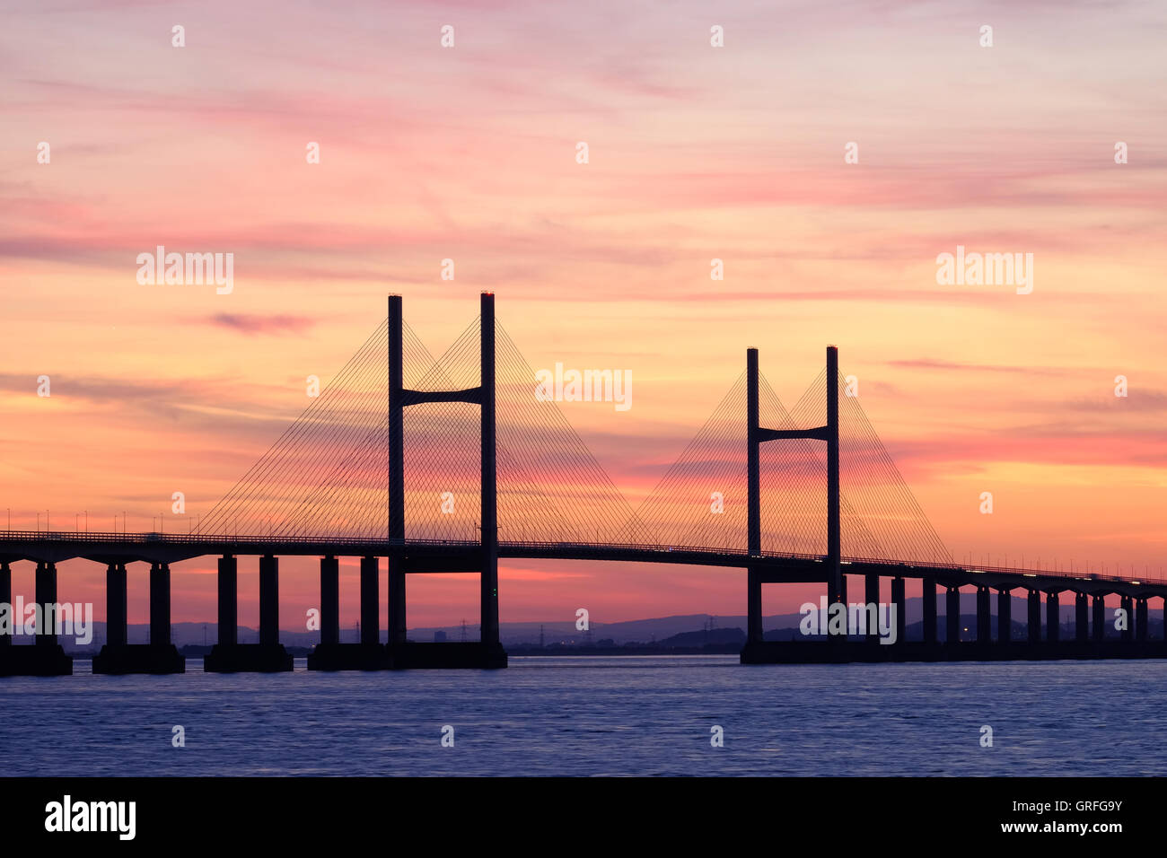 La deuxième Severn Crossing, un pont à haubans construit en 1995 pour transporter l'autoroute M4 à travers l'estuaire de la Severn au Royaume-Uni Banque D'Images La deuxième Severn Crossing, un pont à haubans construit en 1995 pour transporter l'autoroute M4 à travers l'estuaire de la Severn au Royaume-Uni Banque D'Images