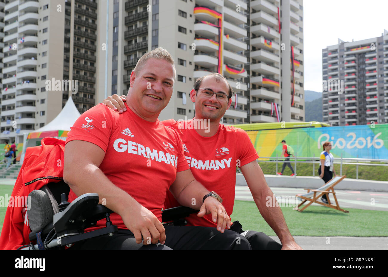 Rio de Janeiro, Brésil. 06 Sep, 2016. L'allemand shot putter Daniel Scheil (L) et de membres de l'équipe Christian Balke (R) vu dans le village olympique à Rio de Janeiro, Brésil, 06 septembre 2016. Les Jeux Paralympiques de Rio 2016 se tiendra à Rio de Janeiro du 7 septembre au 18 septembre 2016. Photo : Jens Buettner/dpa/Alamy Live News Banque D'Images