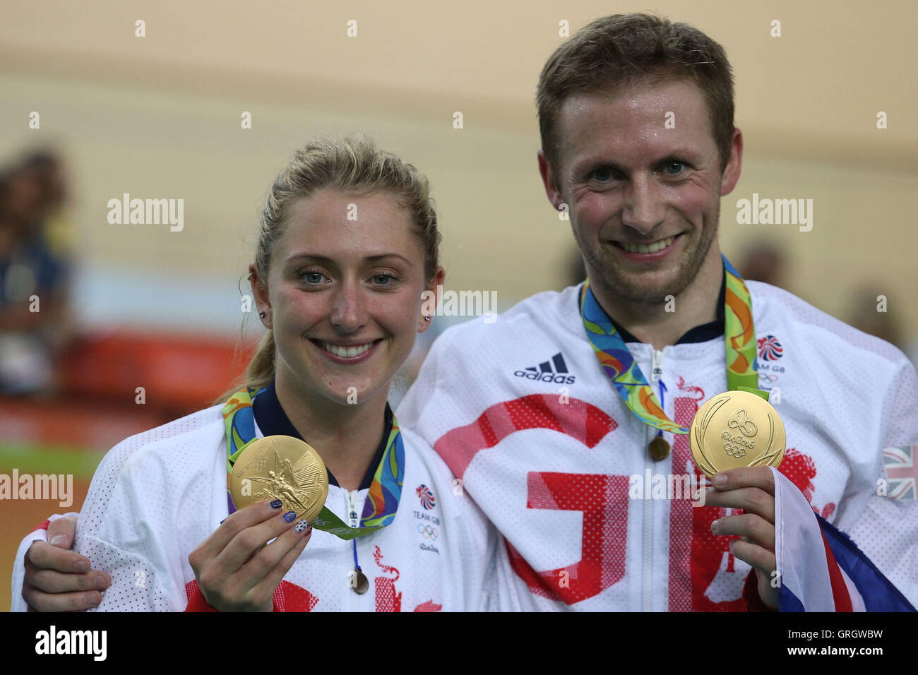 Rio de Janeiro, Brésil. Août 16, 2016. Jeux Olympiques d'été. La compétition de cyclisme sur piste. Laura Trott (GBR) et boyfreind Jason Kenny (GBR) © Plus Sport Action/Alamy Live News Banque D'Images