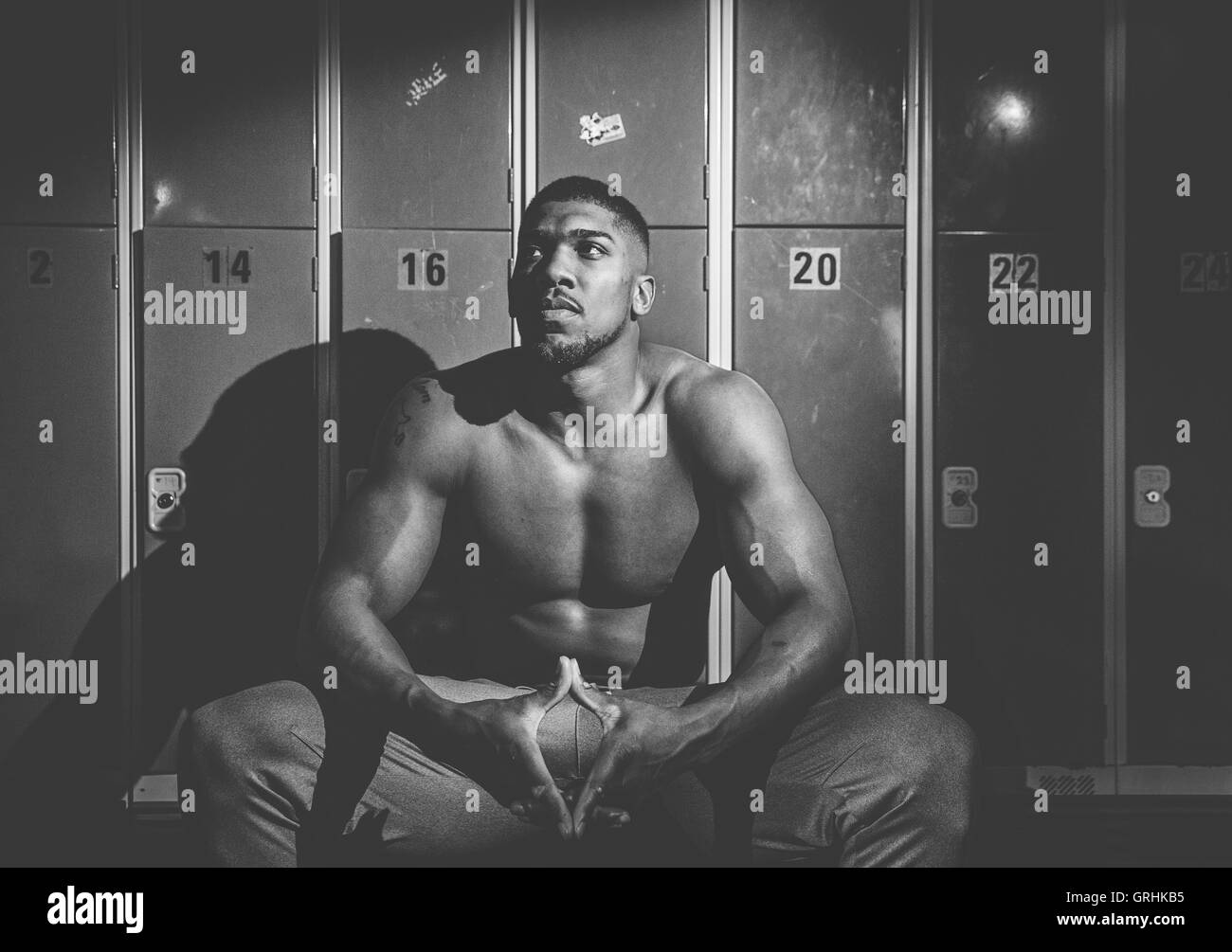 Boxeur britannique, Anthony Joshua lors d'une session de portrait à Finchley Boxing Club à Londres, le 21 mai 2016 Banque D'Images