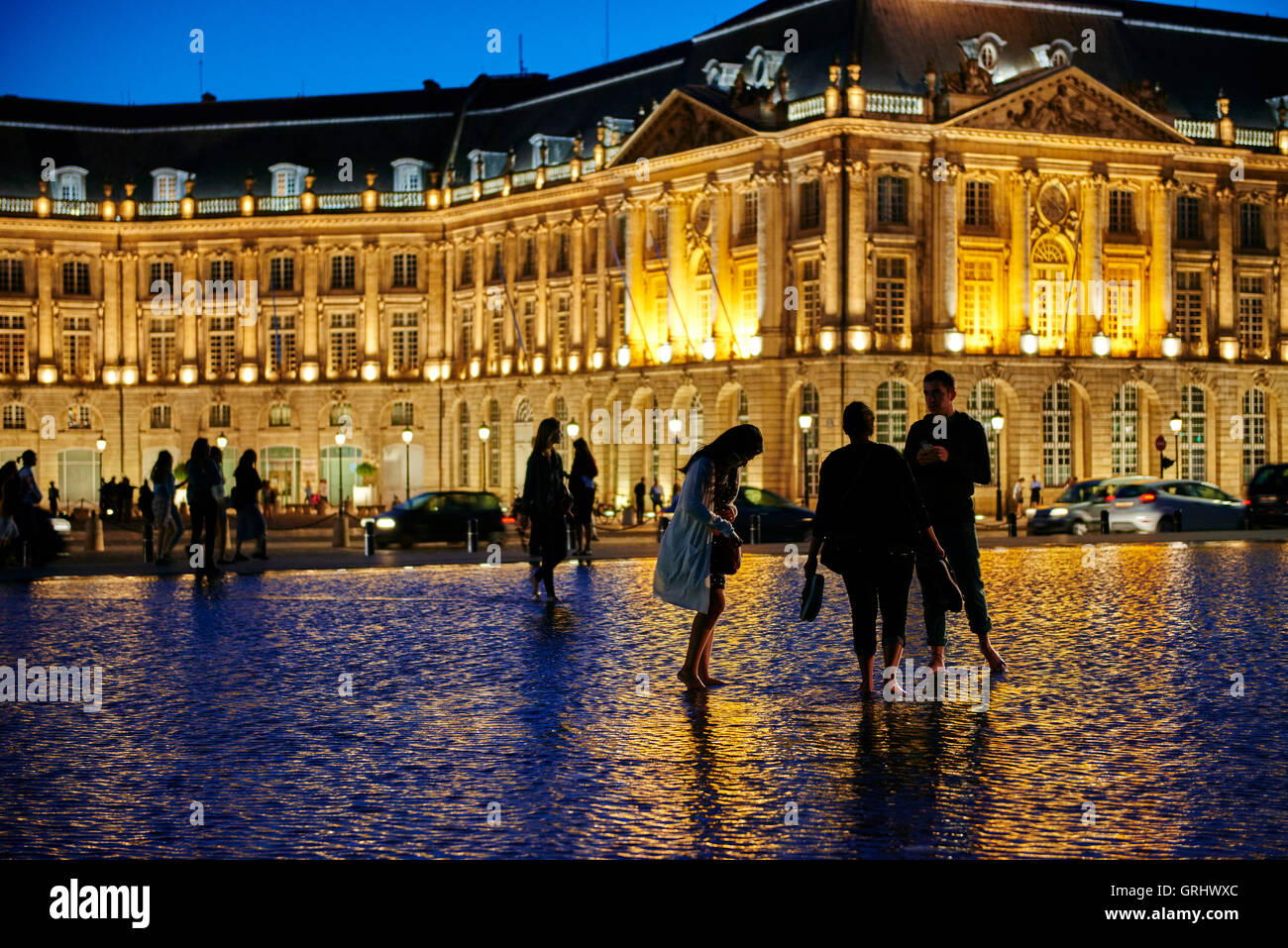 Place de la Bourse de nuit, Bordeaux, Gironde, Aquitaine, France, Europe Banque D'Images