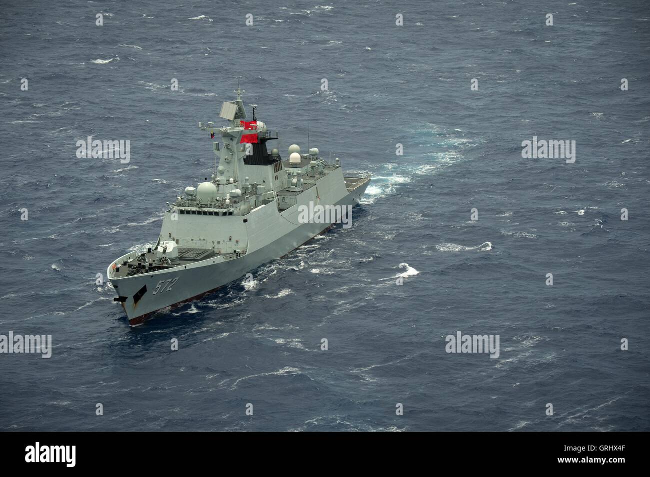 La Marine Chinoise de frégates multi-rôle Hengshui cuit en formation rapprochée au cours des exercices de Rim of the Pacific, le 28 juillet 2016 dans et autour des îles Hawaï et la Californie du Sud. Banque D'Images