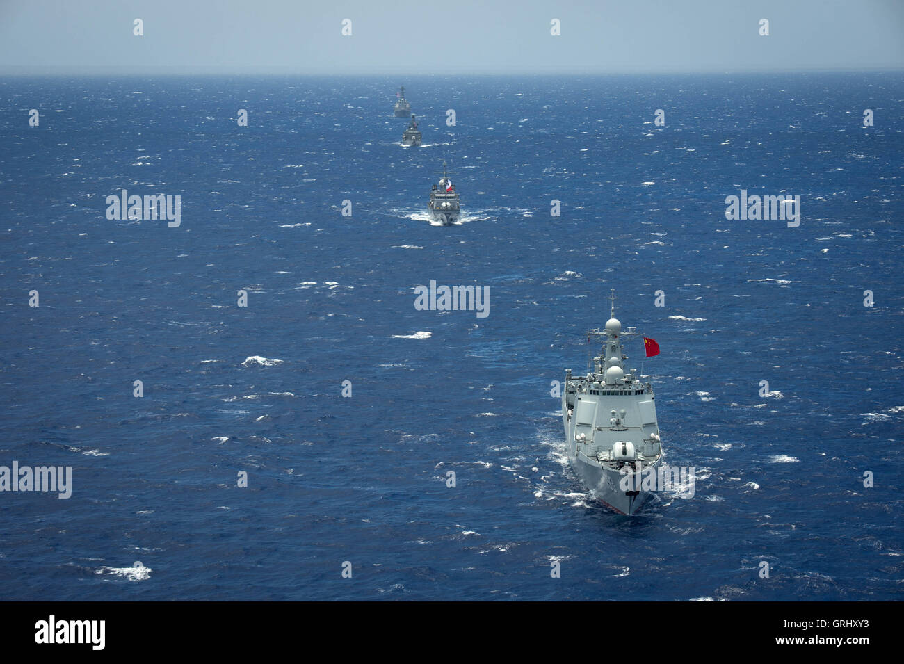 La Marine Chinoise Xian missiles cuit en formation rapprochée au cours des exercices de Rim of the Pacific, le 28 juillet 2016 dans et autour des îles Hawaï et la Californie du Sud. Banque D'Images