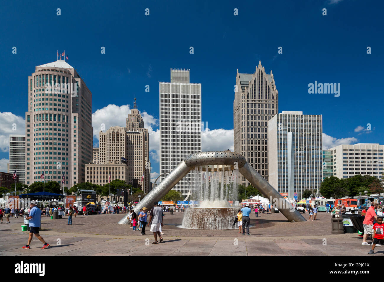 Detroit, Michigan - La Fontaine en Dodge Hart Plaza, conçu par Isamu Noguchi. Banque D'Images