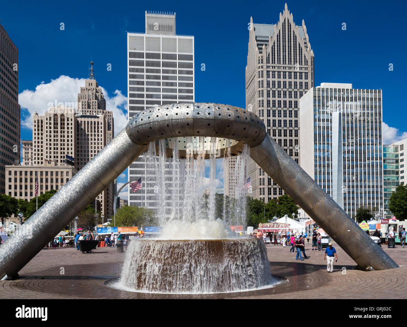 Detroit, Michigan - La Fontaine en Dodge Hart Plaza, conçu par Isamu Noguchi. Banque D'Images