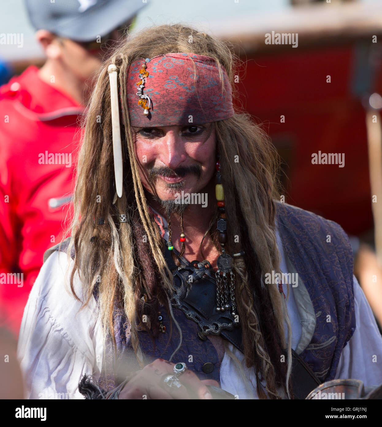 Pirates des Caraïbes Johnny Depp copie russe seaman à la course des grands voiliers 2016 Göteborg arrivant Banque D'Images