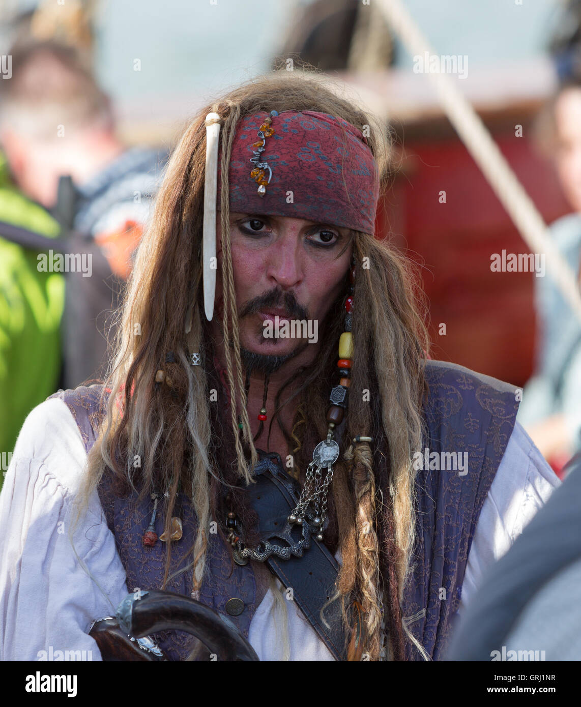 Pirates des Caraïbes Johnny Depp copie russe seaman à la course des grands voiliers 2016 Göteborg arrivant Banque D'Images