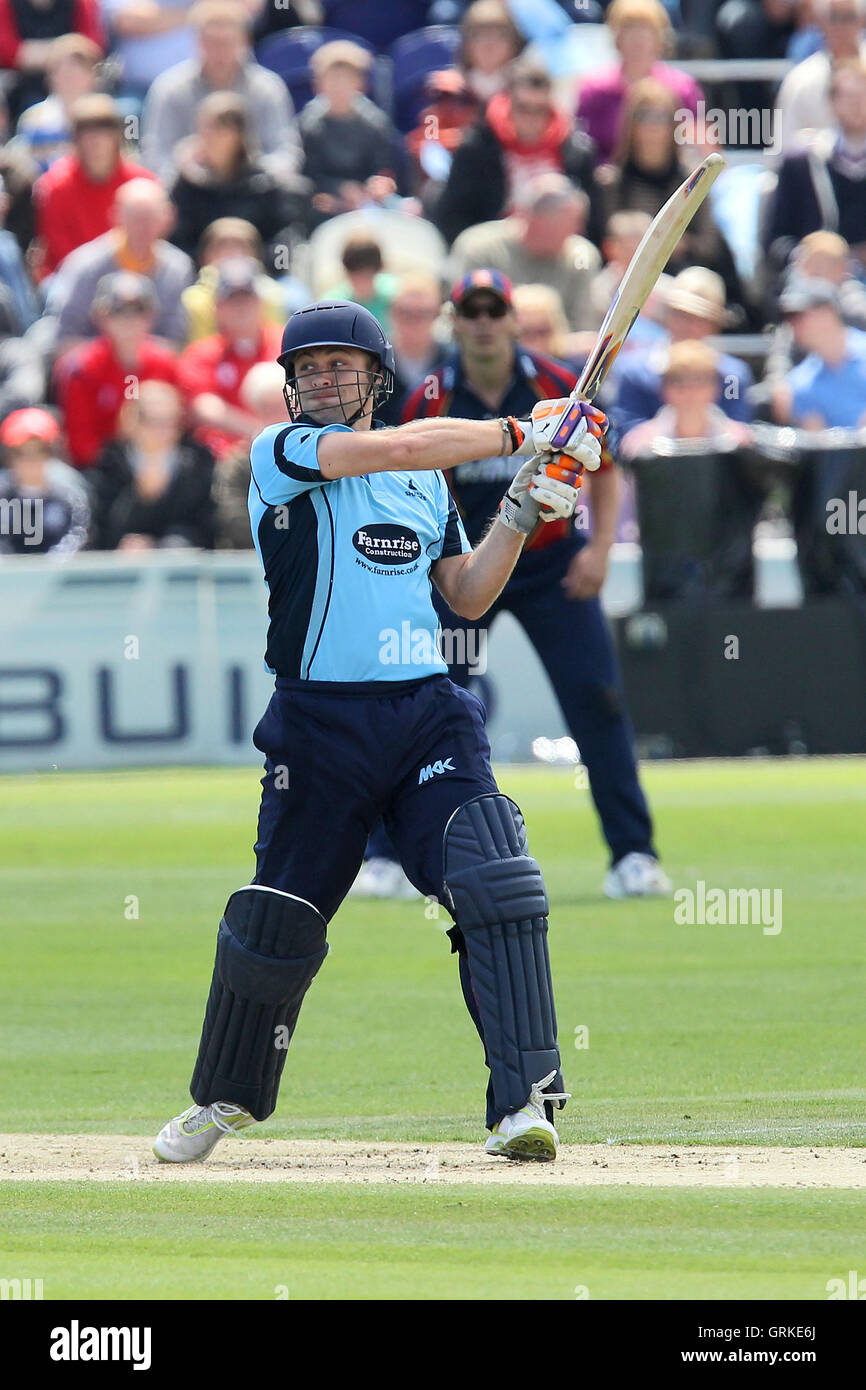 Luke Wright dans l'action au bâton pour Sussex - Sussex Sharks vs Essex Eagles - La vie d'amis T20 Cricket au sol, comté de Probiz Hove - 24/06/12 Banque D'Images