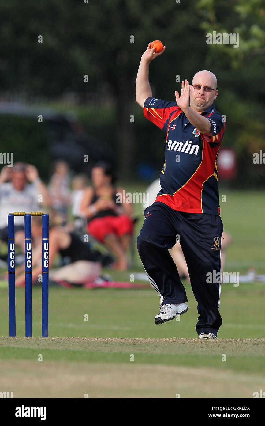 Upminster CC vs Essex CCC - Graham Napier Cricket Match Prestations à Upminster Park - 09/09/12 Banque D'Images