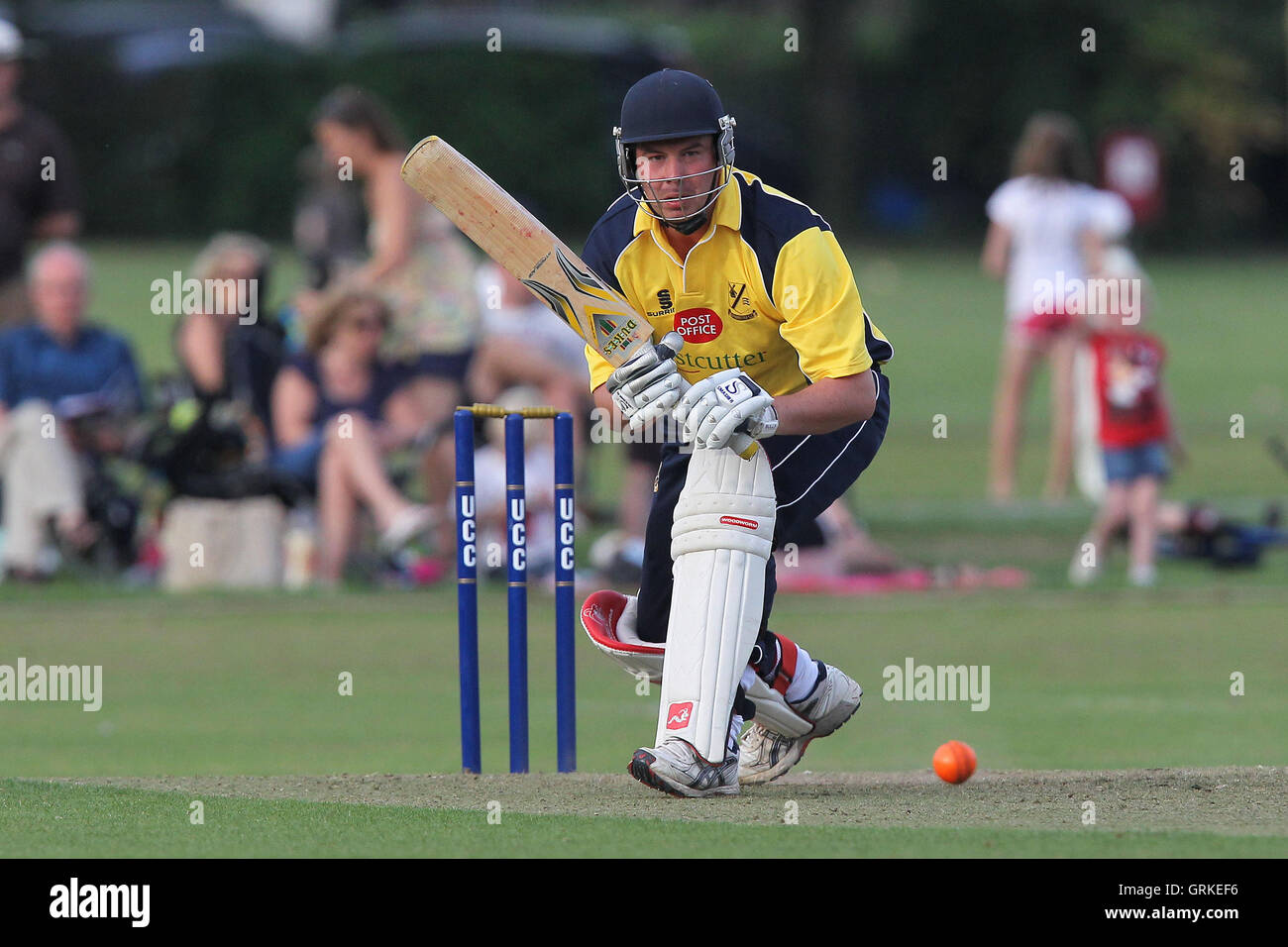 Upminster CC vs Essex CCC - Graham Napier Cricket Match Prestations à Upminster Park - 09/09/12 Banque D'Images