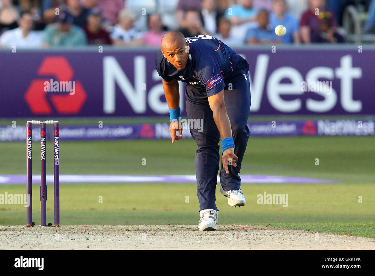 Tymal Mills dans bowling action pour l'Essex - Essex Eagles vs Middlesex Panthers - T20 Natwest Blast à l'Essex County Cricket Ground, Chelmsford - 20/06/14 Banque D'Images