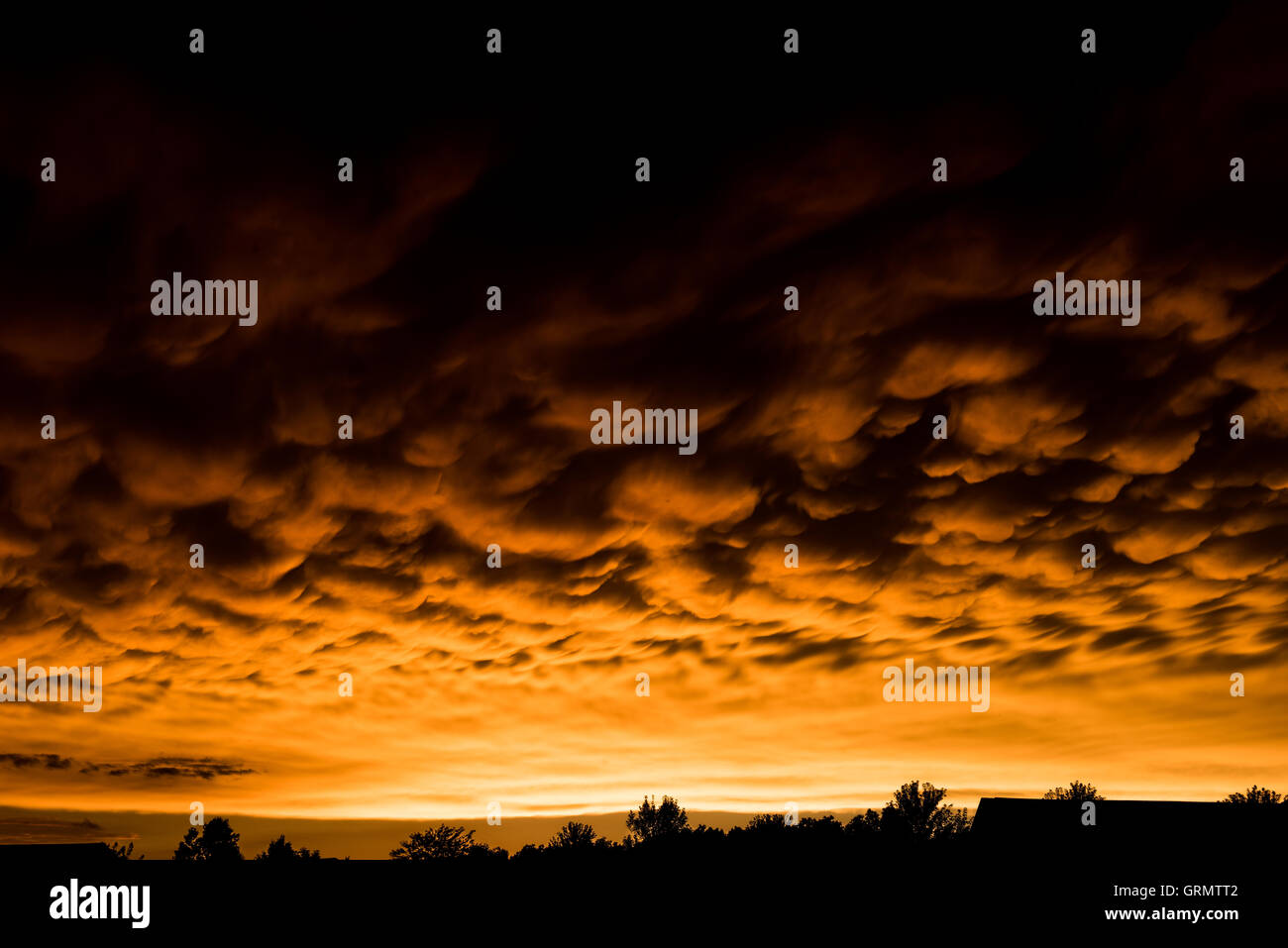 Formation de nuages mammatus rares après un orage Banque D'Images