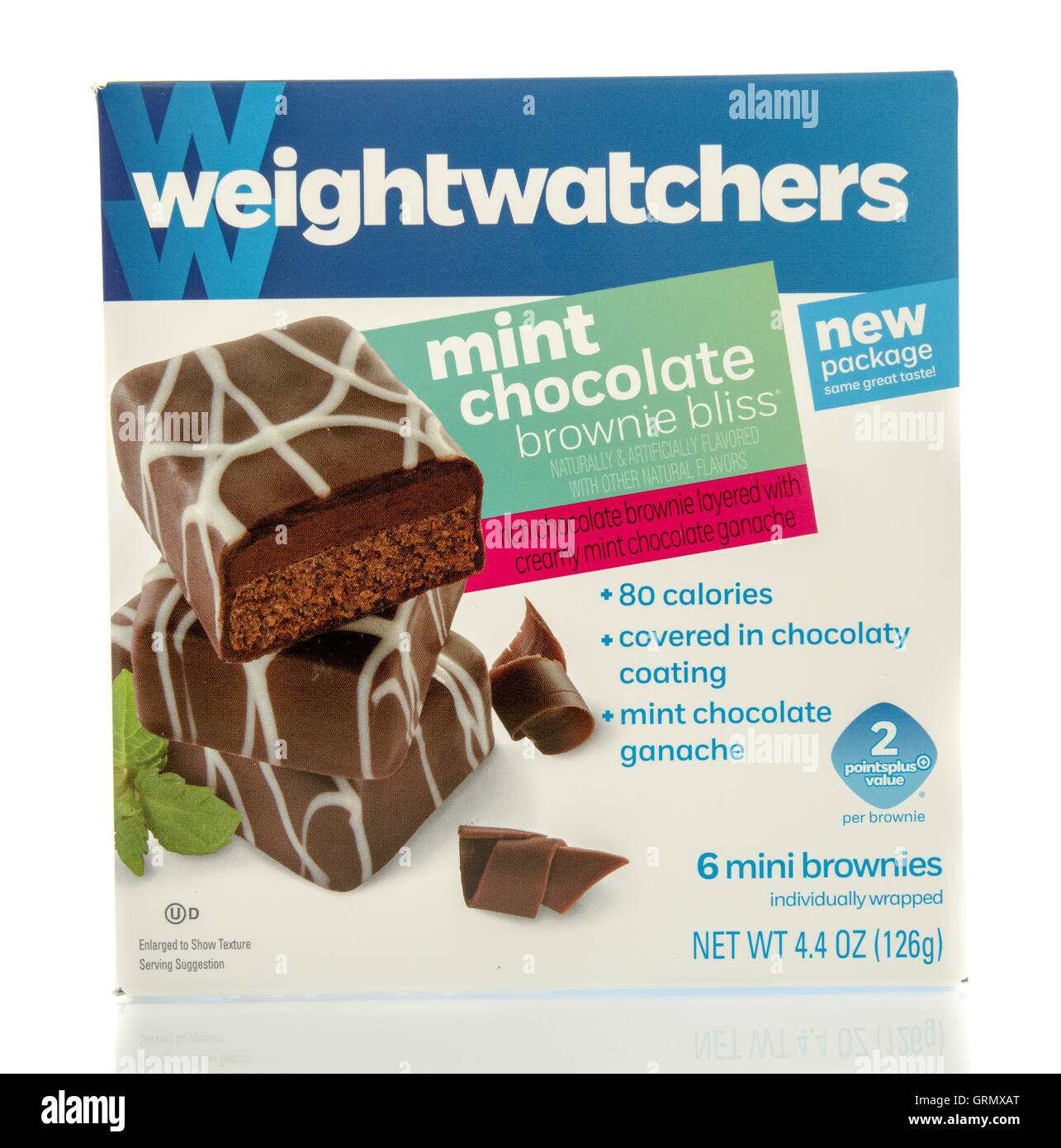 Winneconne, WI - 29 juillet 2016 : Fort de brownies au chocolat menthe Weight Watchers sur un fond isolé. Banque D'Images