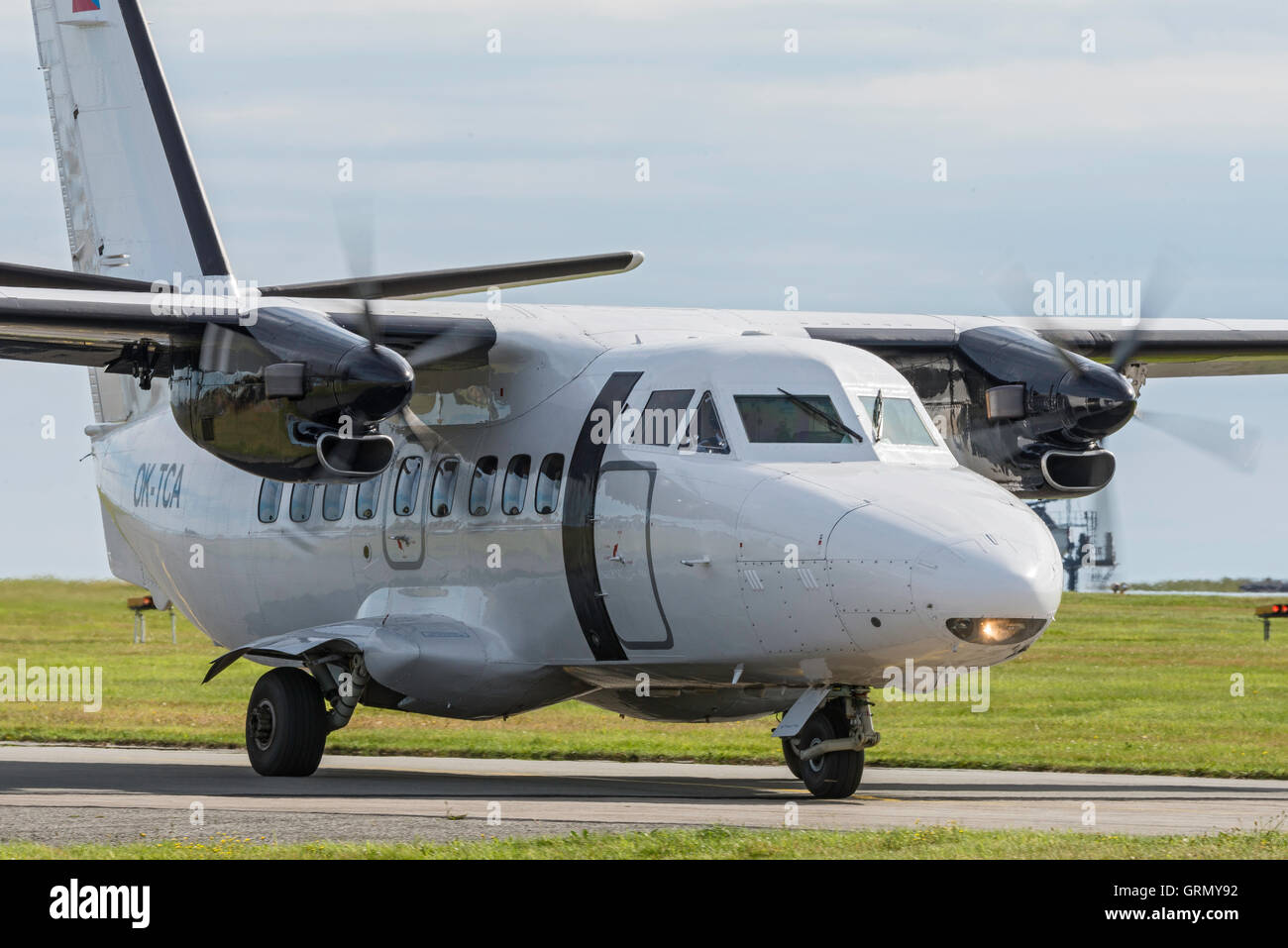 Let L-410 Turbolet UVP-E RAF Valley Anglesey au nord du Pays de Galles UK départ Banque D'Images