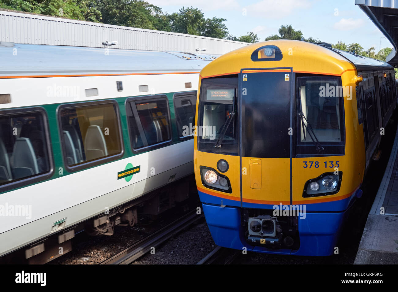 En train aérien dans l'ouest de la gare de Croydon, Londres Angleterre Royaume-Uni UK Banque D'Images