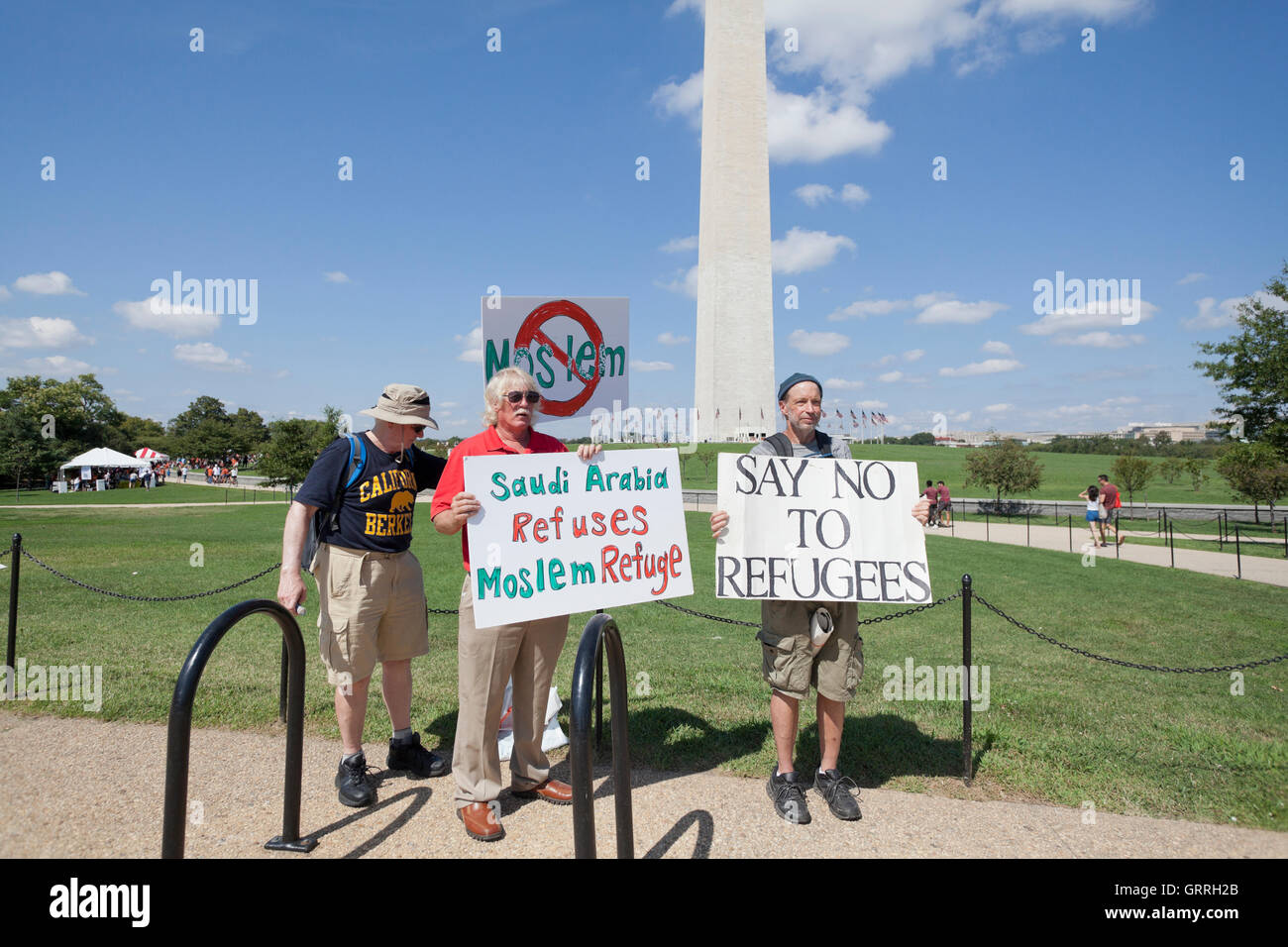 Les manifestants contre les réfugiés aux États-Unis - Washington, DC USA Banque D'Images