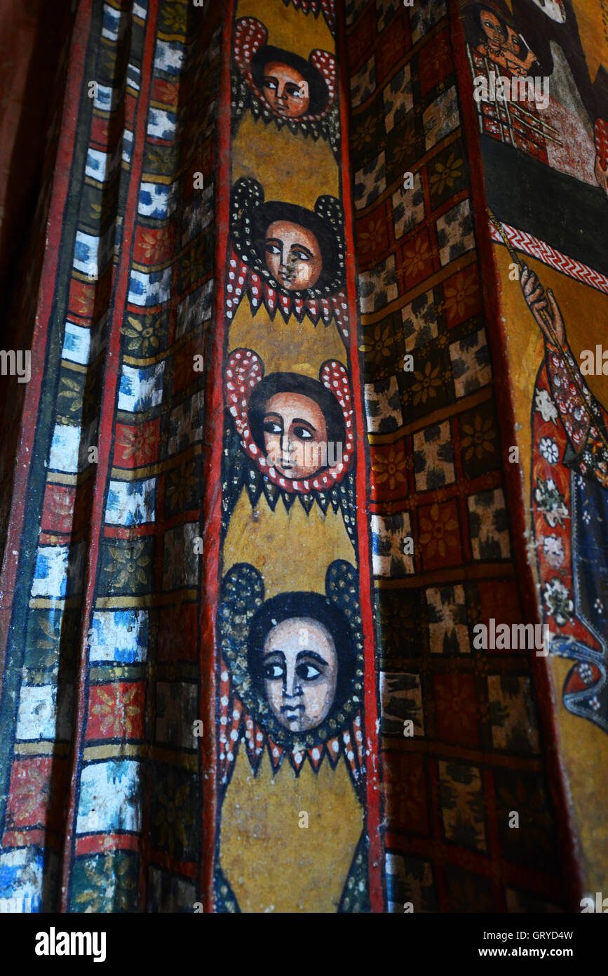Bel intérieur peintures dans l'église Debre Birhan Selassie à Gondar. Banque D'Images