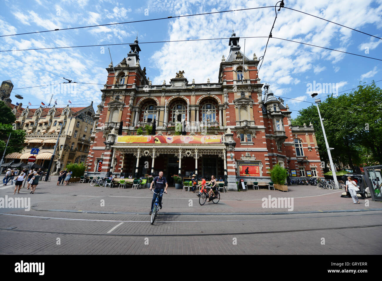 Beaux vieux bâtiments Leidseplein à Amsterdam. Banque D'Images