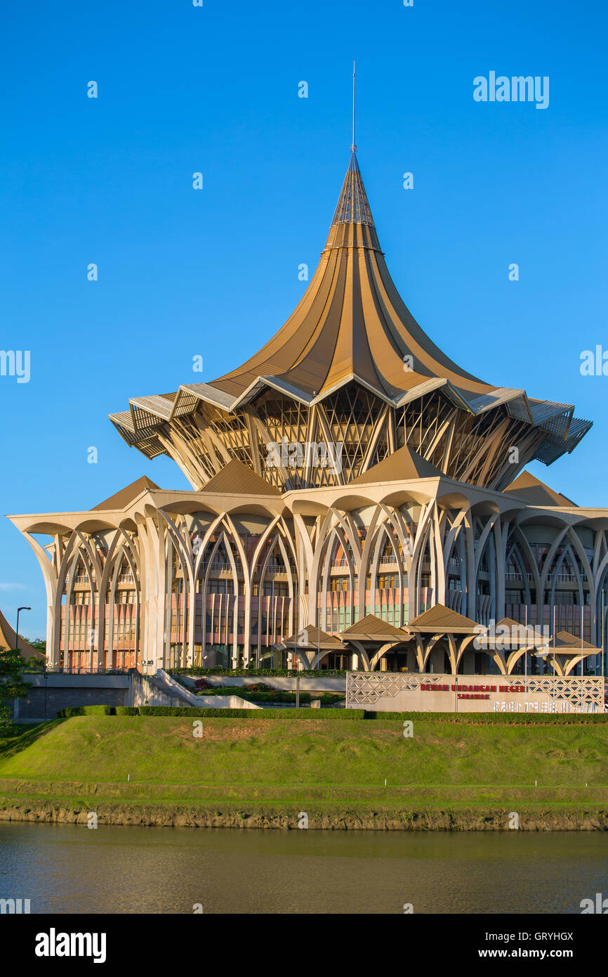 Assemblée législative de l'État de Sarawak (Dewan Undangan Negeri), Kuching, Sarawak, Malaisie. Banque D'Images