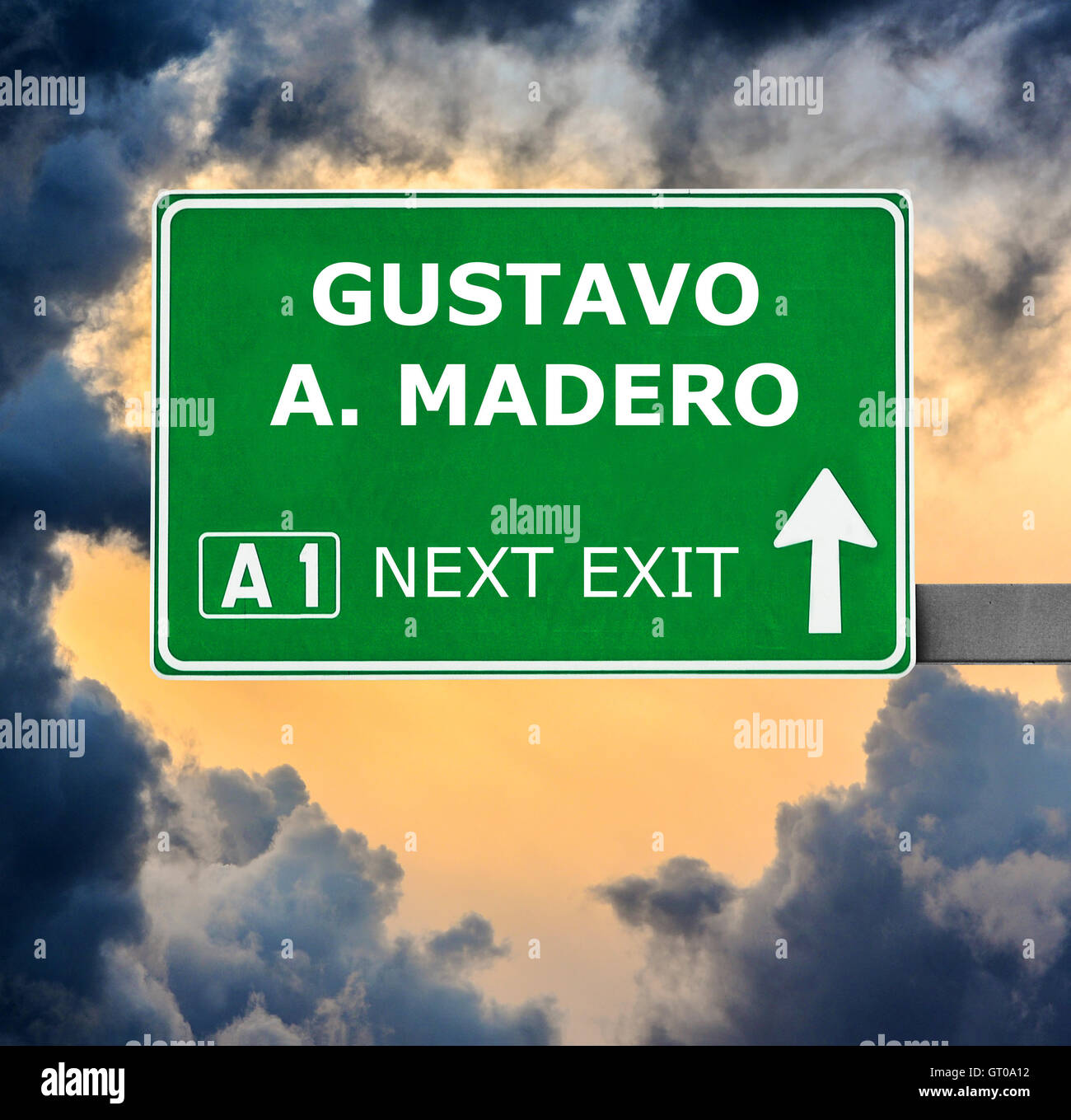 GUSTAVO A. MADERO road sign against clear blue sky Banque D'Images