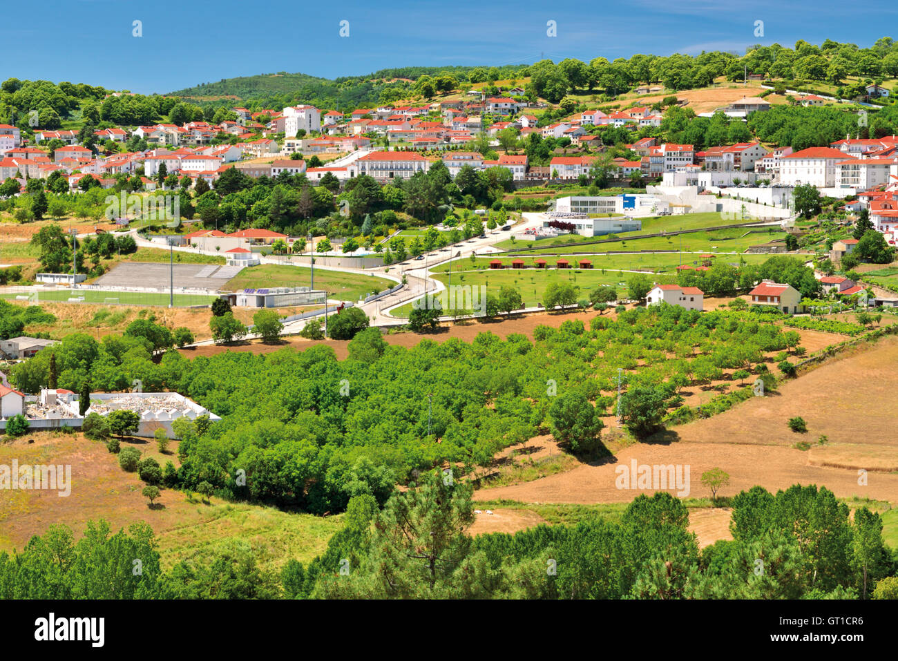 Portugal : vue montagne village Vinhais dans le nord-est du Portugal Banque D'Images
