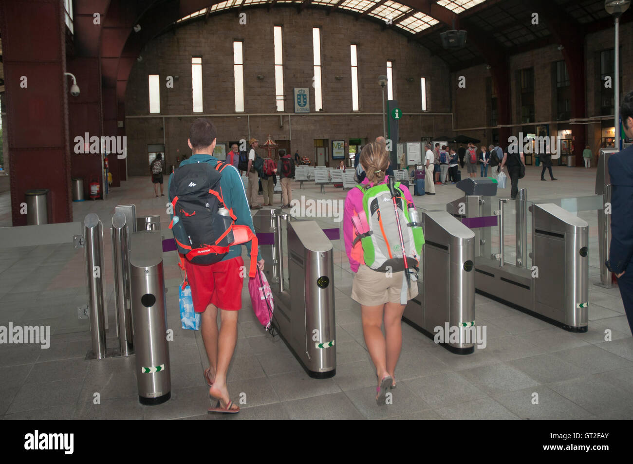 Gare - passagers, La Corogne, une région de Galice, Espagne, Europe Banque D'Images