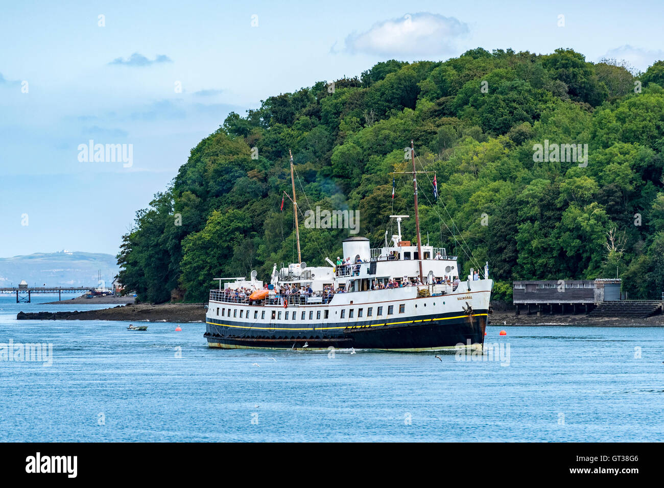 Le MV Princess croisière panoramique bateau dans le détroit de Menai à Anglesey au nord du Pays de Galles. Banque D'Images