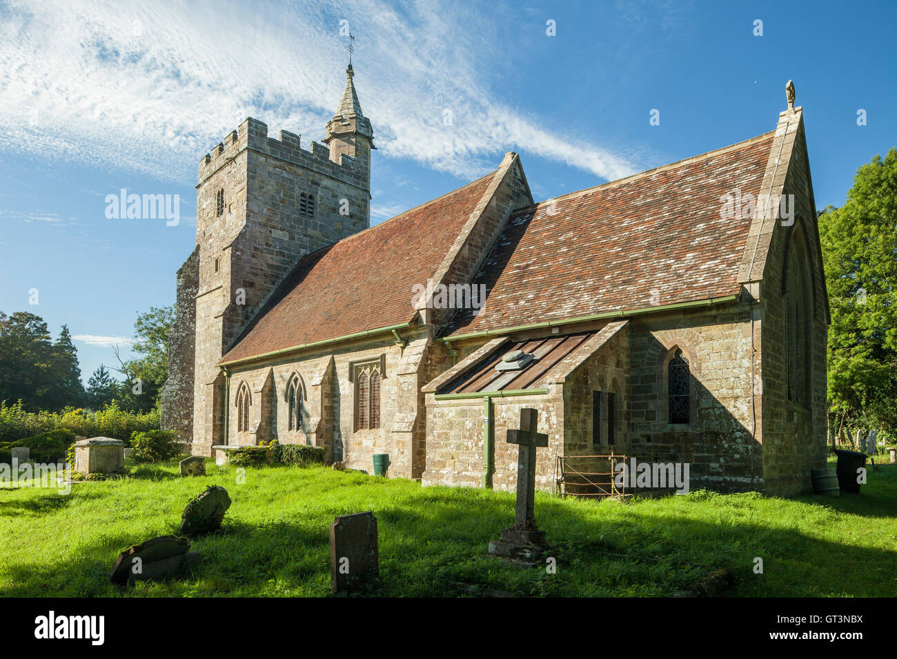 L'église de St Michel et tous les Anges en Kamari, East Sussex, Angleterre. Banque D'Images