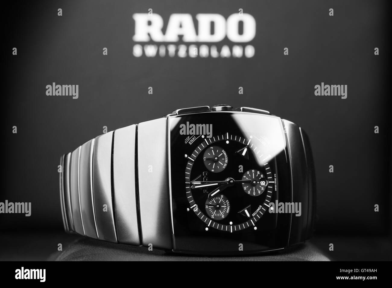 Saint-pétersbourg, Russie - le 18 juin 2015 : Rado Sintra Chrono Montre chronographe pour hommes, fait de la céramique high-tech avec sapphire gl Banque D'Images