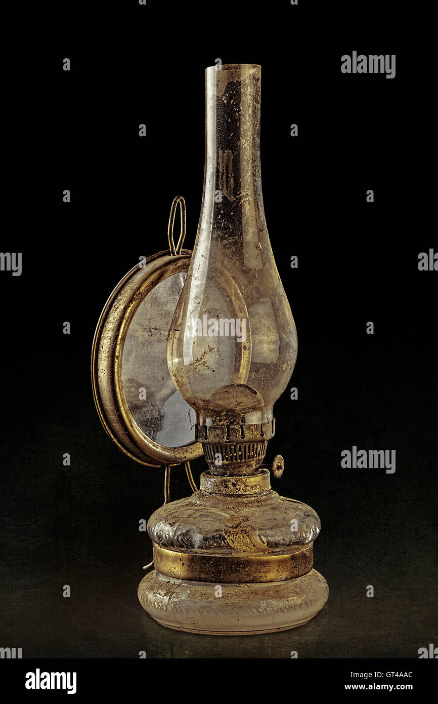 Rusty lampe à pétrole Banque D'Images