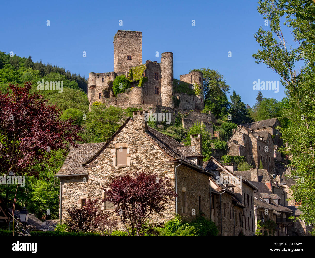 Belcastel, intitulée Les Plus Beaux Villages de France, Rouergue, Aveyron, France Banque D'Images