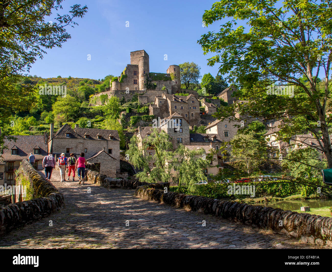Belcastel, intitulée Les Plus Beaux Villages de France, Rouergue, Aveyron, France Banque D'Images