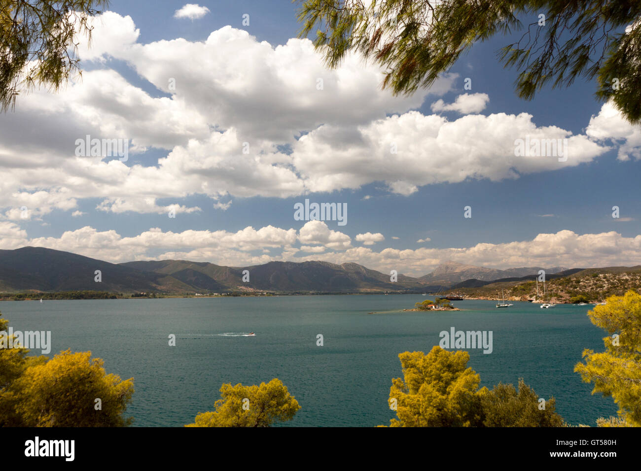 Paysage naturel pittoresque à l'île de Poros, Grèce. Banque D'Images