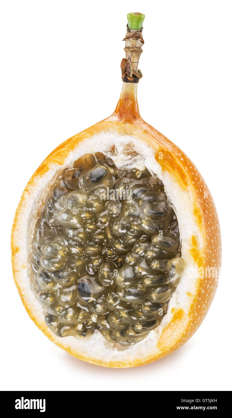 Granadilla fruits sur le fond blanc. Banque D'Images