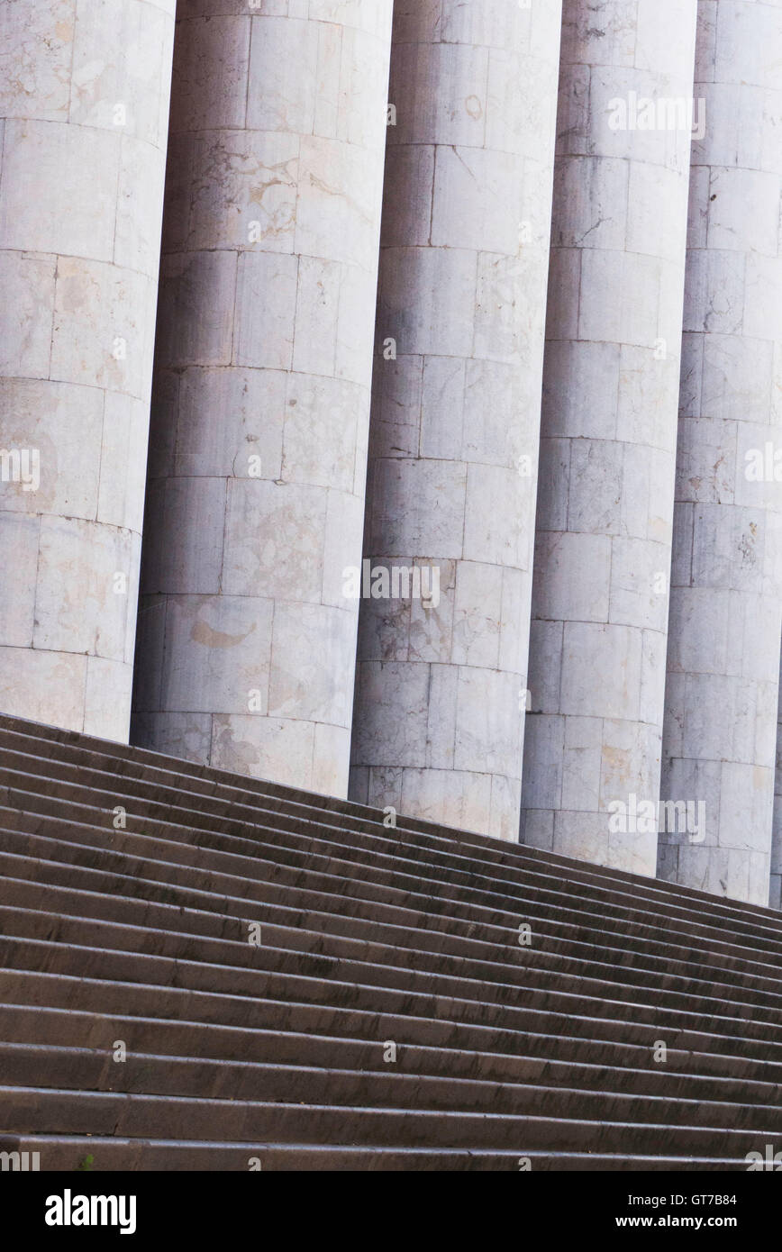 Colonnes de bâtiment officiel dans la région de Palerme, Italie Banque D'Images