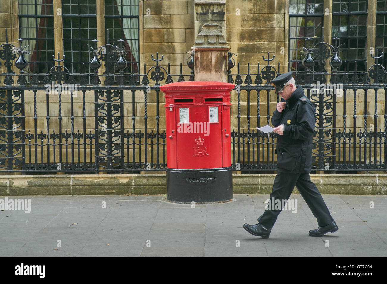 Boite aux lettres rouge, Londres. Boîte aux lettres Mail Royal Banque D'Images