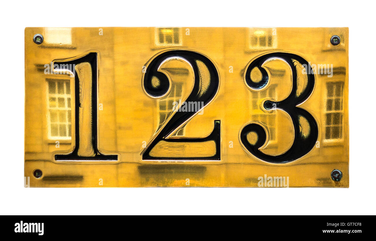 123 signe. Numéro de maison en laiton signe à Edimbourg en Ecosse. 123 découper isolé sur fond blanc Banque D'Images