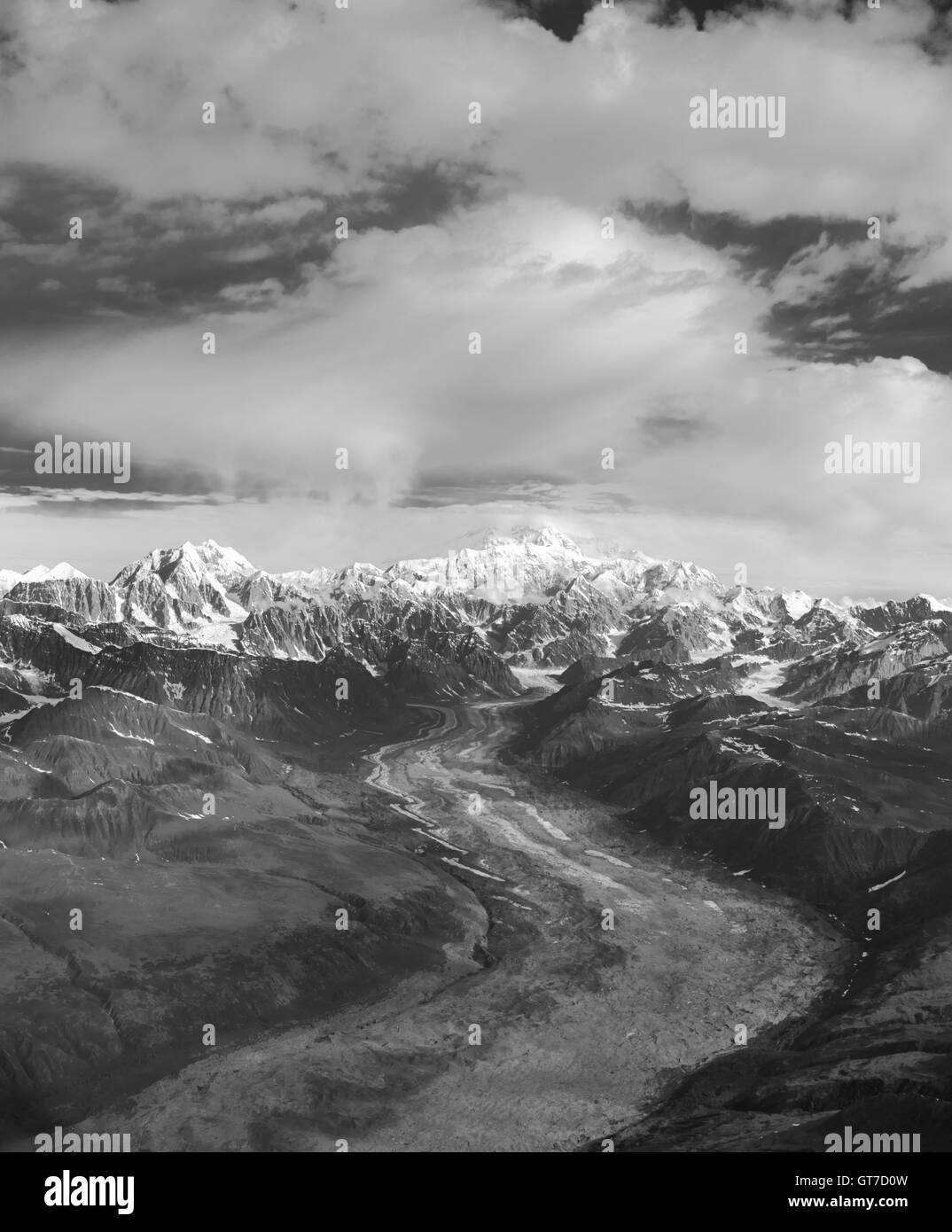 Vue aérienne de Denali (Mt. McKinley), l'Tokositna Glacier et de la chaîne de l'Alaska sur un vol touristique de Talkeetna, Alaska. Banque D'Images