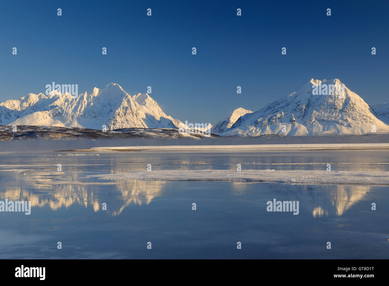 Scène d'hiver des Alpes de Lyngen, Norvège, Breivikeidet, Troms, Norvège Banque D'Images