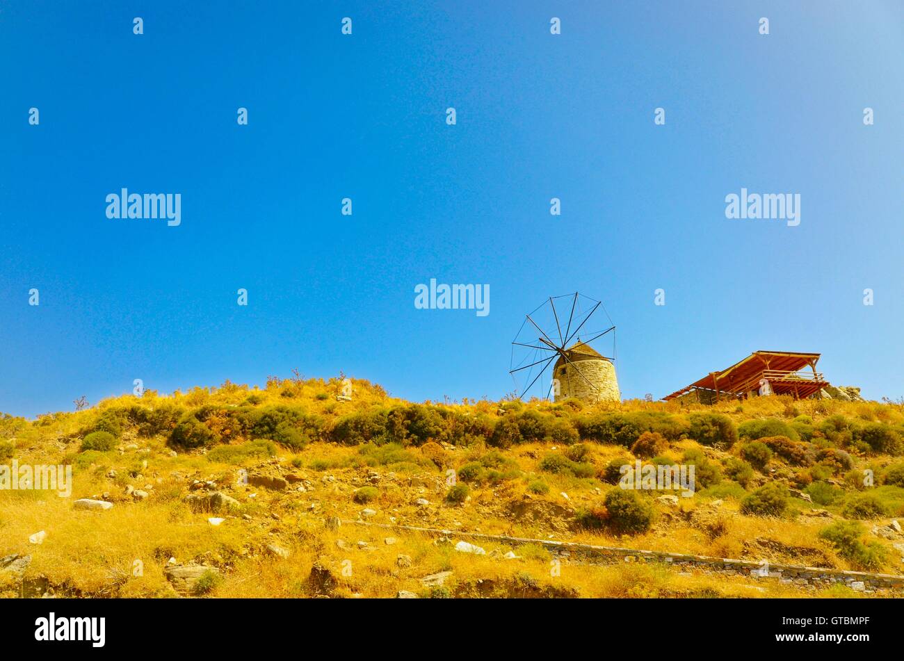 Moulin sur l'île grecque Banque D'Images