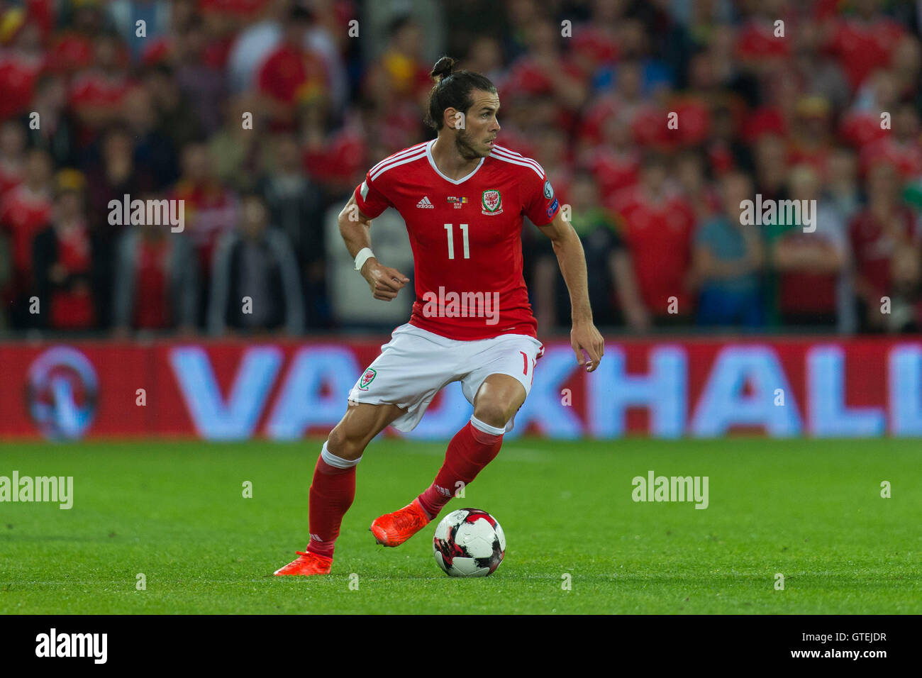 Footballeur gallois Gareth Bale en action pour l'équipe de football du Pays de Galles. Banque D'Images
