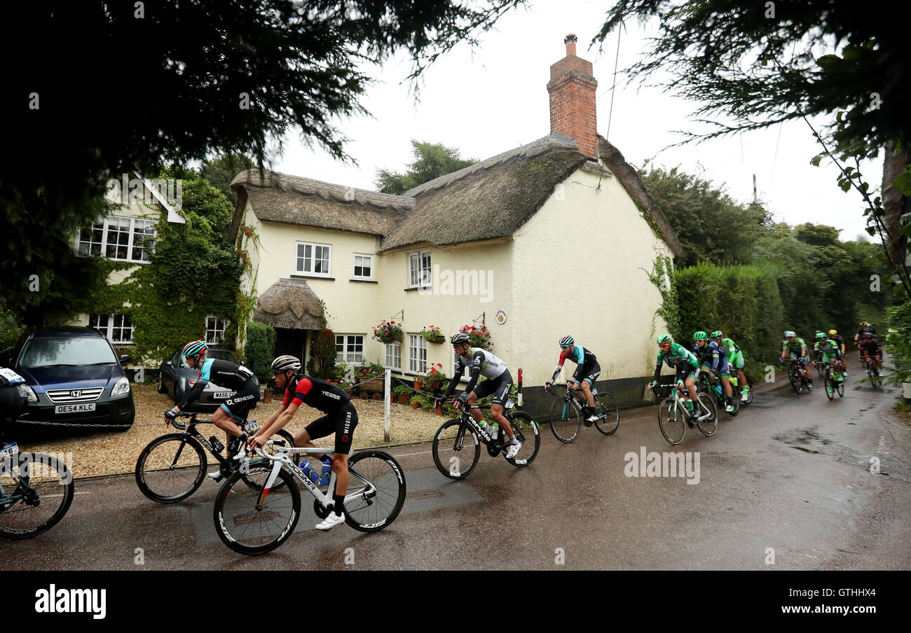 La future équipe chef Dimension Data Stephen Cummings (centre - blanc avec manches noir) lors de l'étape 6 du Tour de Grande-Bretagne entre 2016 à Sidmouth The Haytor. Banque D'Images