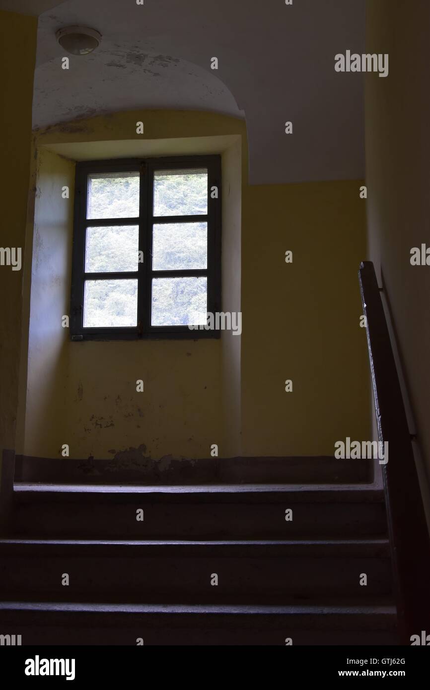 Abandonnés et Creepy vieille maison hantée. Piémont, Italie. Marco Imazio © Banque D'Images