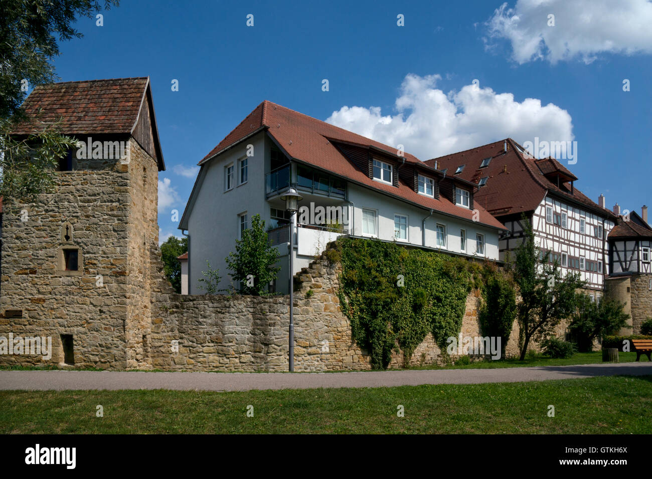 Mur de la ville et les bâtiments de Ohringen, Baden-Wuttemberg,Allemagne Banque D'Images