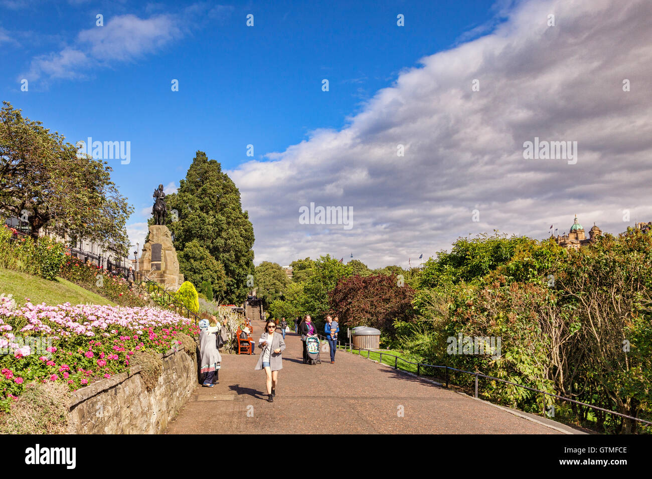 La fin de l'été dans les jardins de Princes Street, Édimbourg, Écosse, Royaume-Uni Banque D'Images