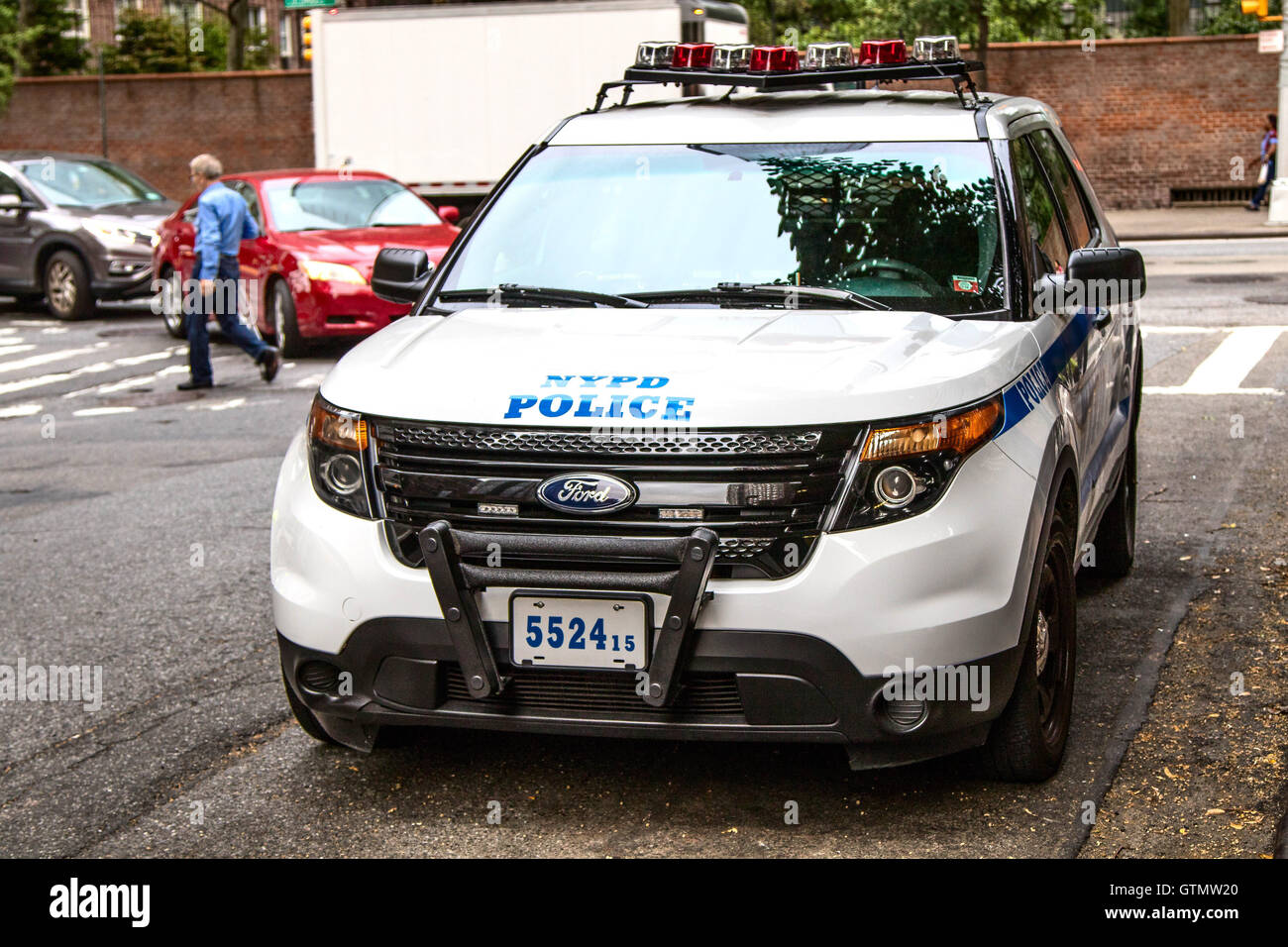Une voiture de police dans les rues de New York. Banque D'Images