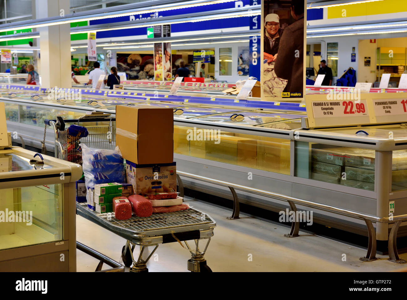 À l'intérieur de Makro Cash and carry et gros magasin indépendant, Algarve, sud du Portugal Banque D'Images