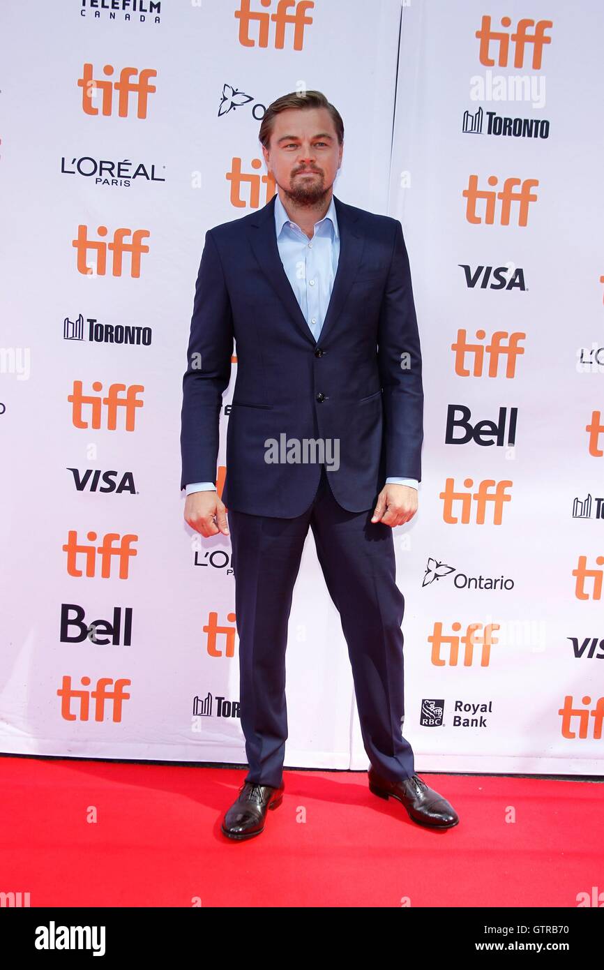 Toronto, ON. Sep 9, 2016. Leonardo DiCaprio aux arrivées d'AVANT LE DÉLUGE en première mondiale au Festival International du Film de Toronto 2016, Princess of Wales Theatre, Toronto, le 9 septembre 2016. © James Atoa/Everett Collection/Alamy Live News Banque D'Images