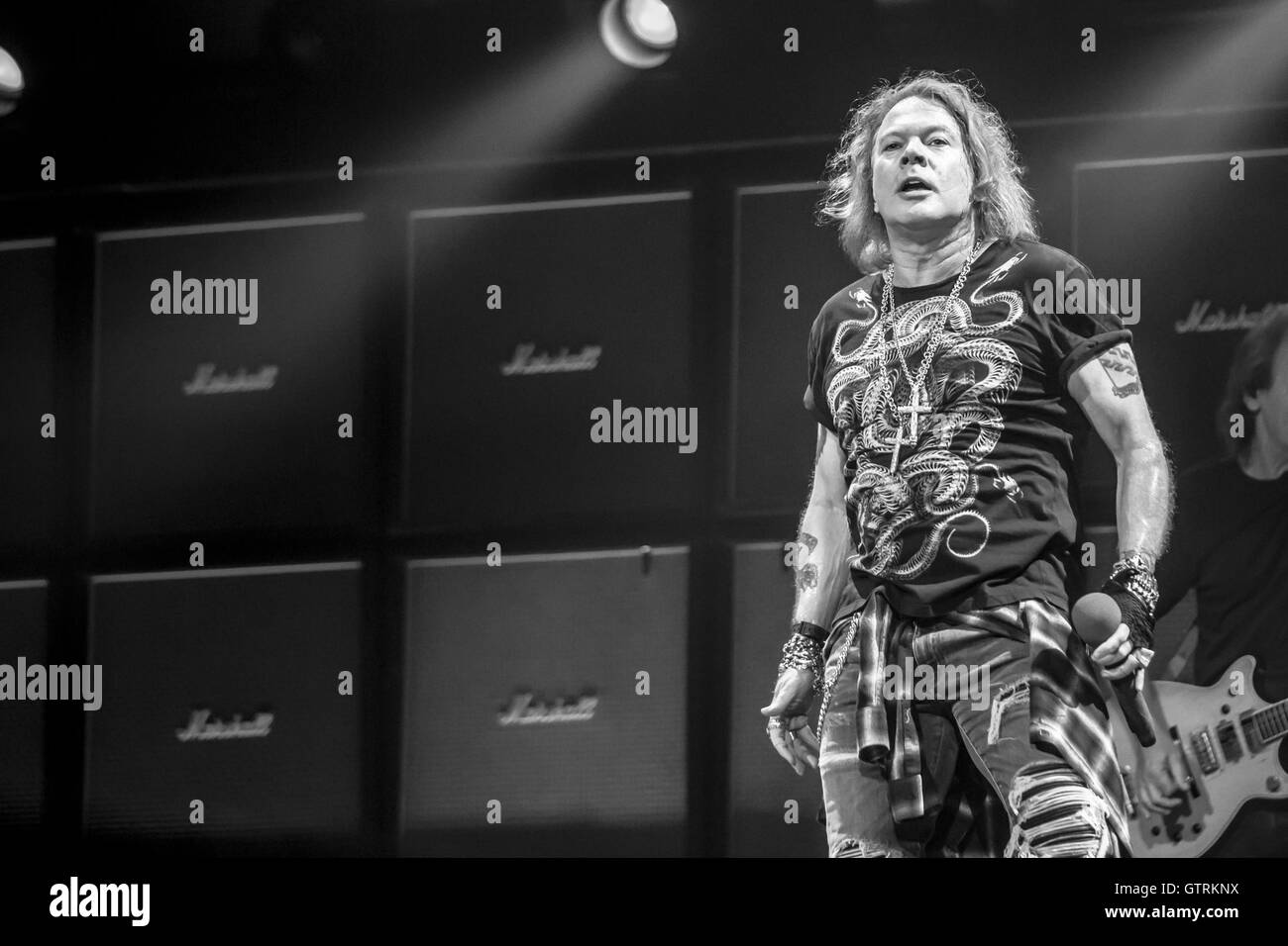 Auburn Hills, Michigan, USA. Sep 9, 2016. AXL ROSE de AC/DC l'exécution sur le rocher ou buste World Tour au Palace of Auburn Hills de Auburn Hills, MI le 9 septembre 2016 © Marc Nader/ZUMA/Alamy Fil Live News Banque D'Images