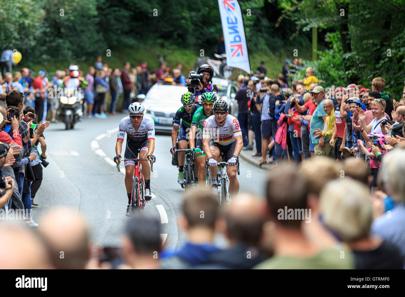 Bristol, Royaume-Uni. 10 Sep, 2016. Tour de France 2016 - Étape 7b : Bristol. Un début de rompre, avec Andre Greipel (Lotto Soudal, l'avant droite), remontée de la vallée de pont, qui était bordé par des milliers de spectateurs, au cours de l'étape 90km 15km 6 dont les tours d'un circuit à Bristol. L'étape a été remporté par Rohan Dennis (BMC). Credit : Clive Jones/Alamy Live News Banque D'Images